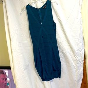 GUESS green formfitting cocktail dress.Sz M Worn once,Dry cleaned,Good condition